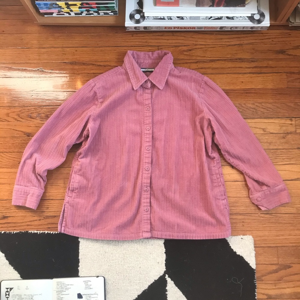 SOLD ☀️ Pink corduroy chore shirt